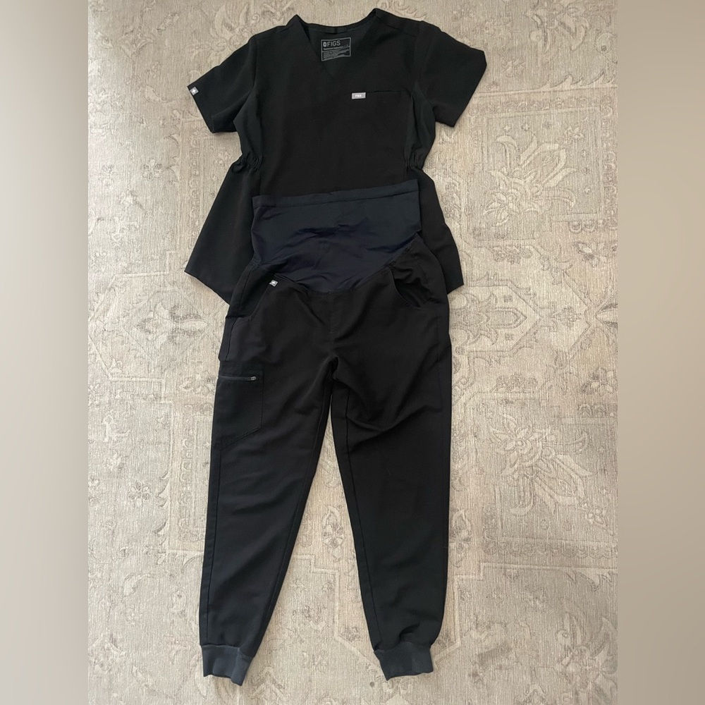 Black Figs Maternity Scrub Set